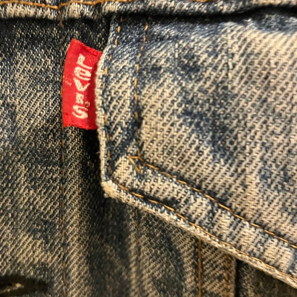 Vintage early to mid 70s Levi’s/Ford denim trucker jacket,with natural distress - Picture 5 of 14